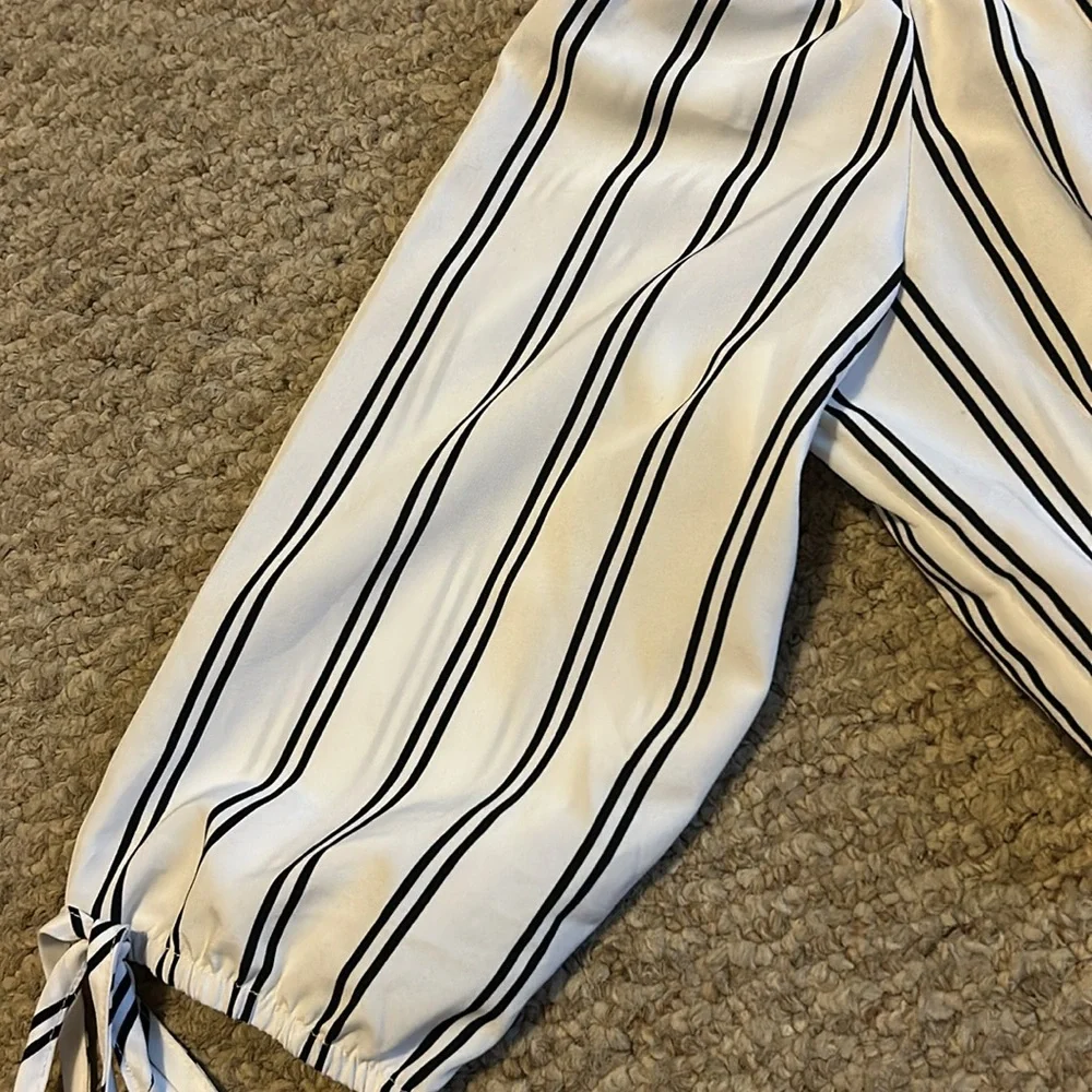 Top - Picture 2 of 3